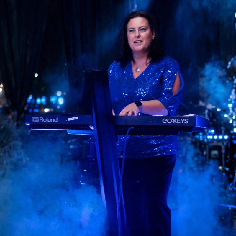Andrea Stanley – Keyboards | The Melody Mechanic